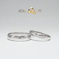 Klasszikus sima féldomború karikagyűrű 14 karátos fehér aranyból.