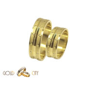 Csillogó vésett mintával díszített 14 karátos sárga arany karikagyűrű