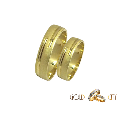 Karikagyűrű szolid mintával 14 karátos sárga aranyból.