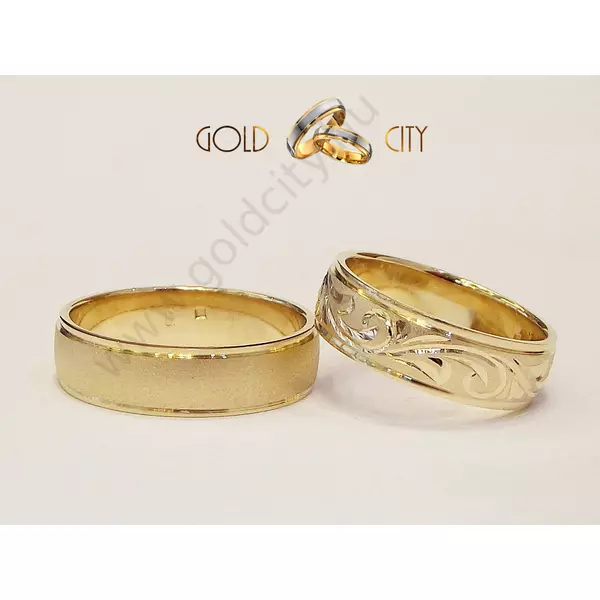 Kézzel vésett 14 karátos sárga aranyból készült karikagyűrű.